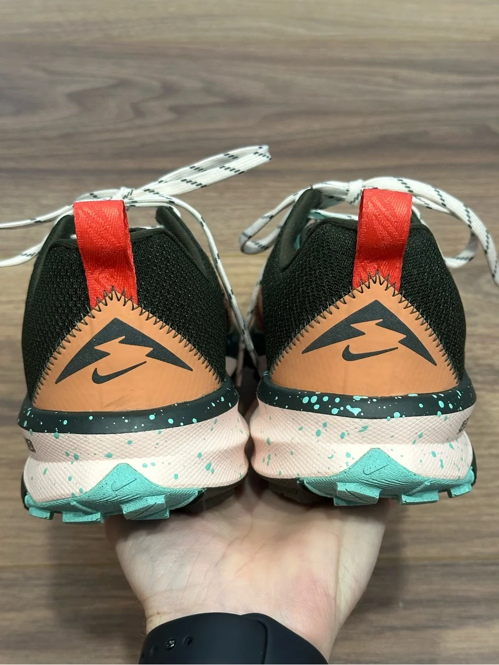 Nike Women’s Terra Kiger 9 Sneaker Sequoia Emerald Rise Guava Ice Amber Brown 10